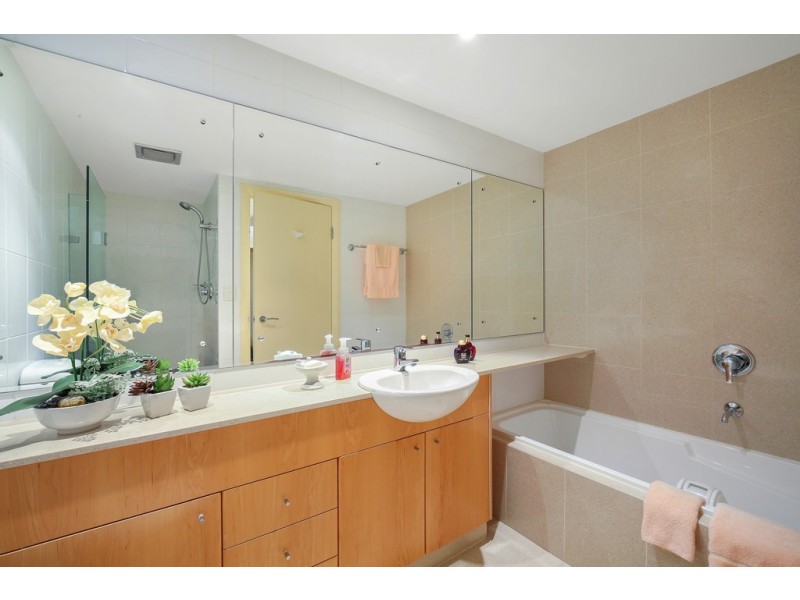 1003/97-99 John Whiteway Drive, Gosford NSW 2250