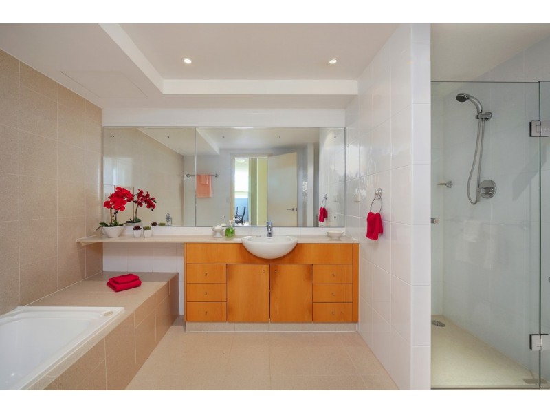 1003/97-99 John Whiteway Drive, Gosford NSW 2250