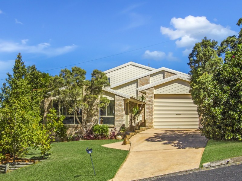 6 Tamarisk Place, Wyoming NSW 2250