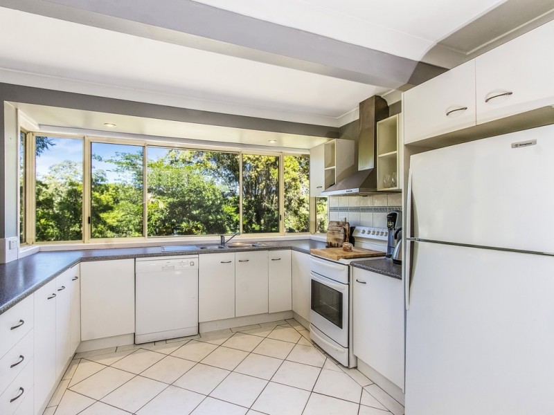 6 Tamarisk Place, Wyoming NSW 2250