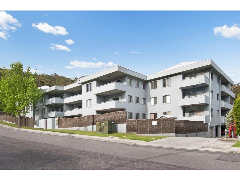 24/13-15 Moore Street, West Gosford NSW 2250