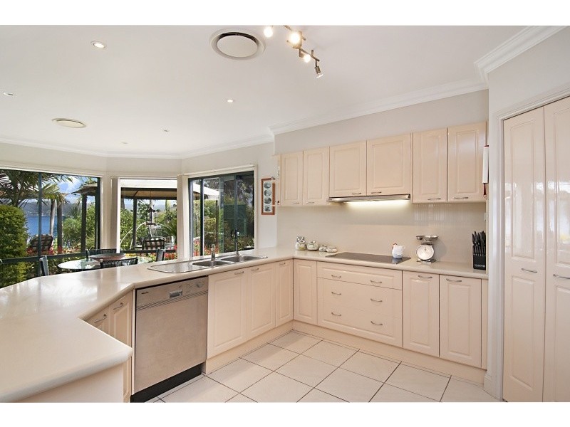 265 Avoca Drive, Green Point NSW 2251