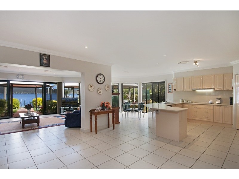 265 Avoca Drive, Green Point NSW 2251