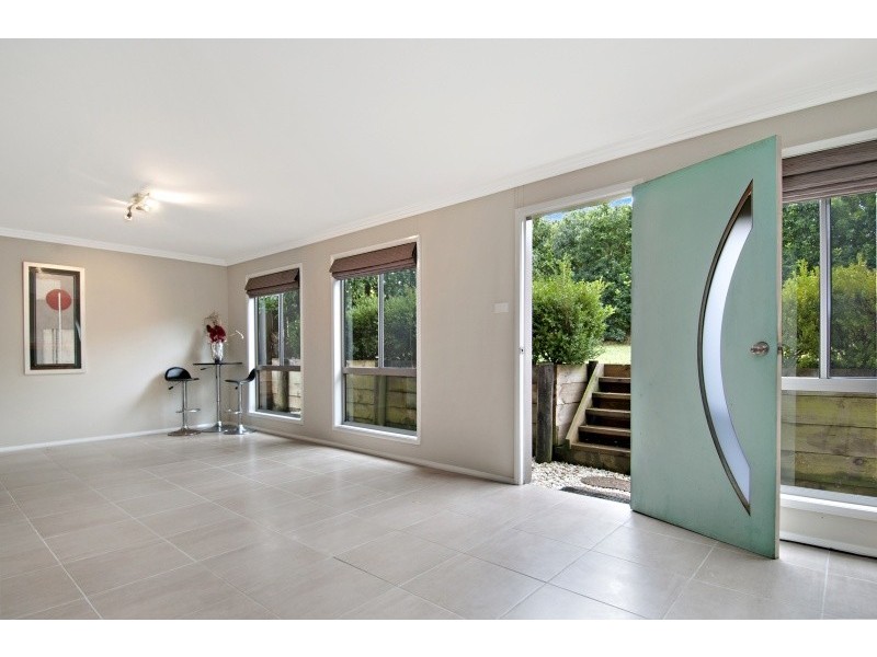 4 Noonan Point Avenue, Point Clare NSW 2250