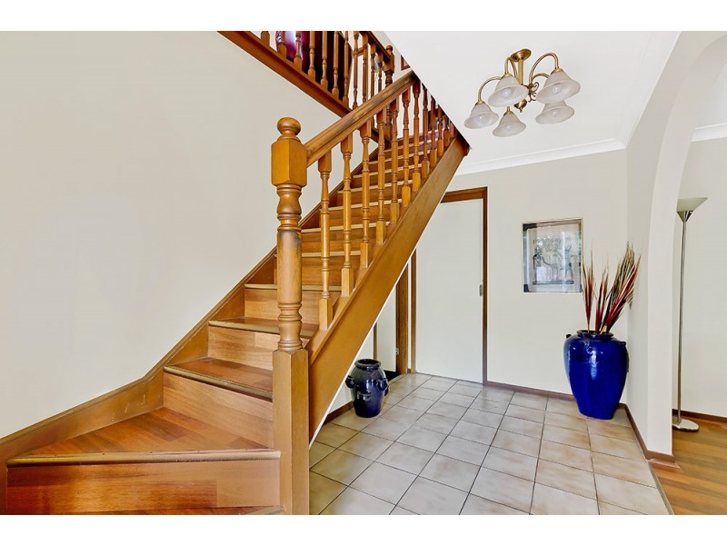32 Jeannie Crescent, Berkeley Vale NSW 2261