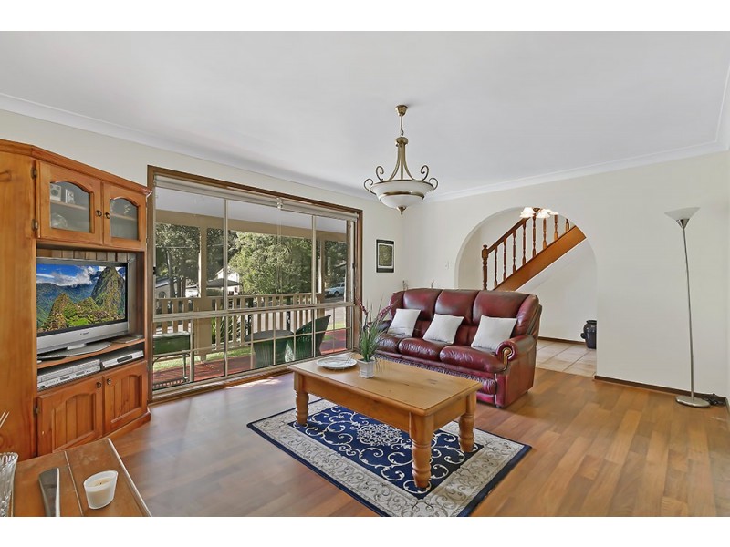 32 Jeannie Crescent, Berkeley Vale NSW 2261