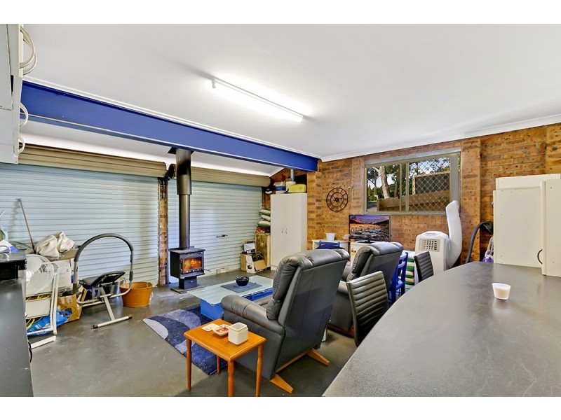 32 Jeannie Crescent, Berkeley Vale NSW 2261