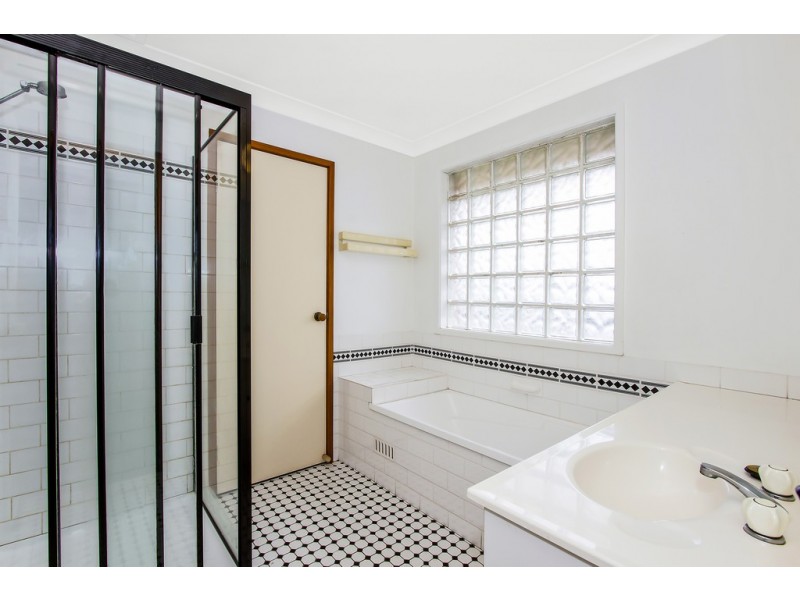 230 Langford Drive, Kariong NSW 2250