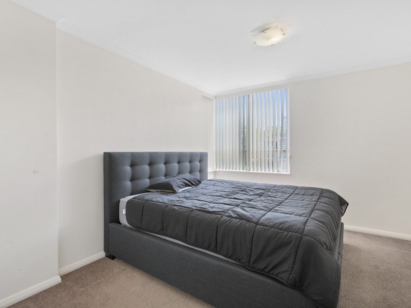 175/80 John Whiteway Drive, Gosford NSW 2250
