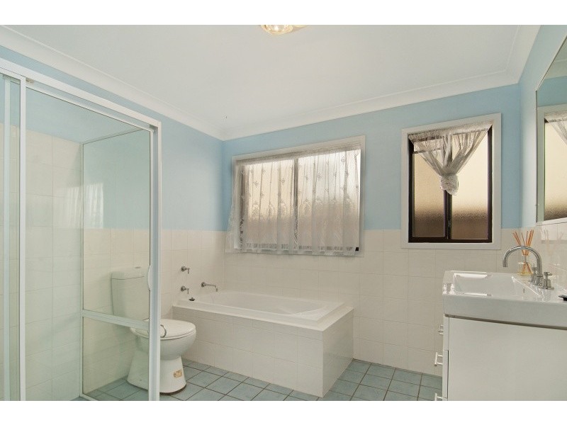 19 Craigend Street, Wyoming NSW 2250