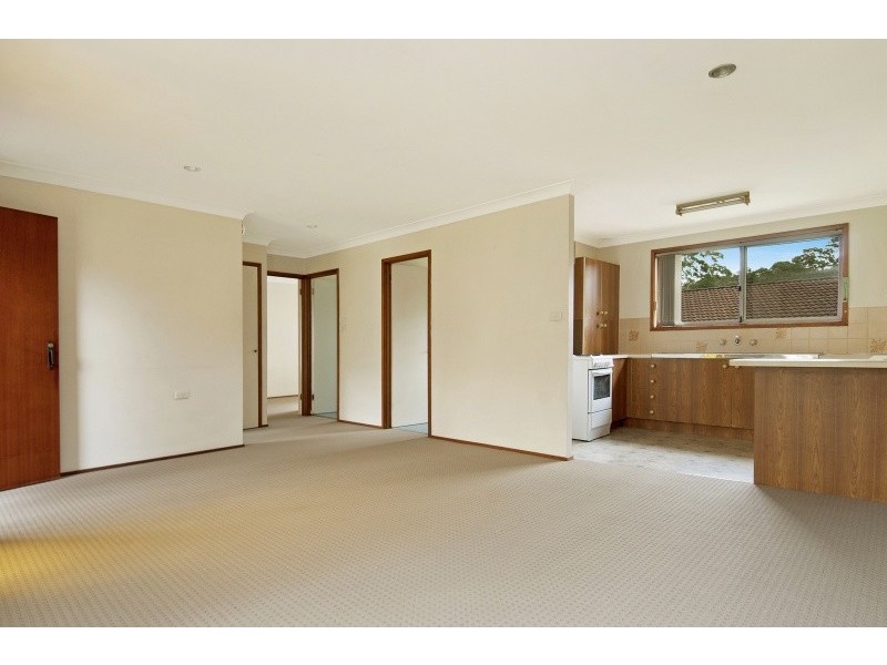 8/4 Kalawarra Road, Wyoming NSW 2250