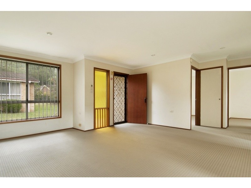 8/4 Kalawarra Road, Wyoming NSW 2250