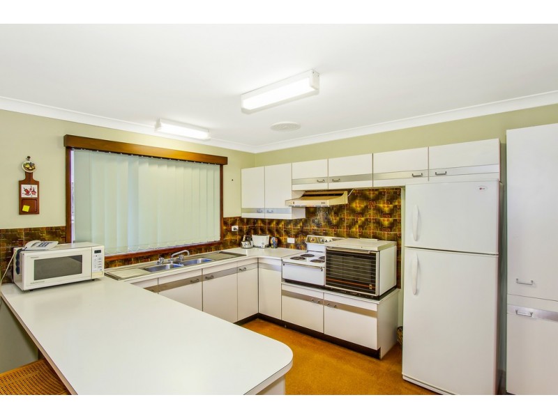 19 Walker Road, Wyoming NSW 2250