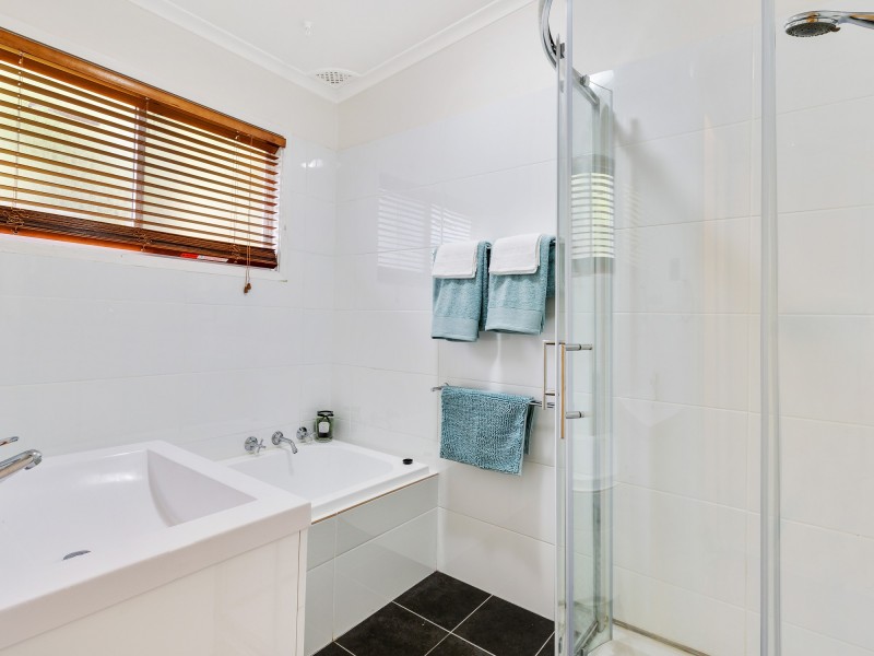 3 Adnamira Close, Wyoming NSW 2250