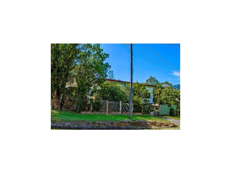 12 Linden Street, North Gosford NSW 2250