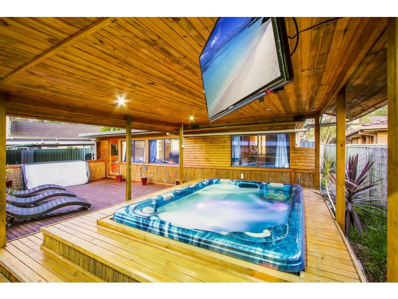 31 Glencoe Avenue, Wyoming NSW 2250