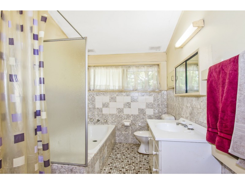 65 Barralong Road, Erina NSW 2250