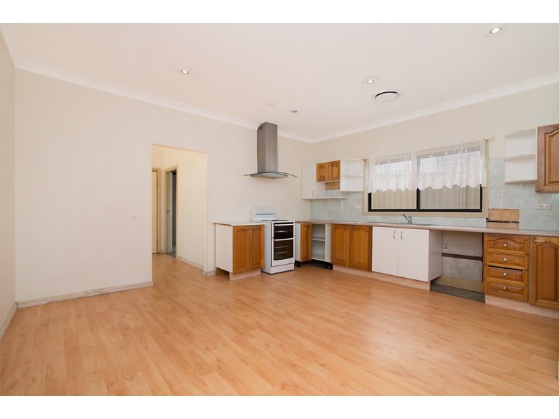 10 Donnison Street, West Gosford NSW 2250