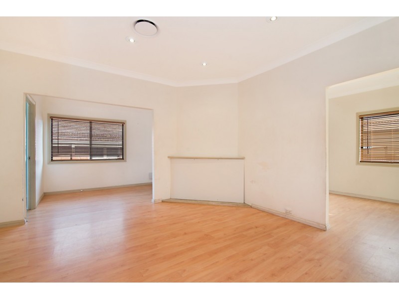 10 Donnison Street, West Gosford NSW 2250
