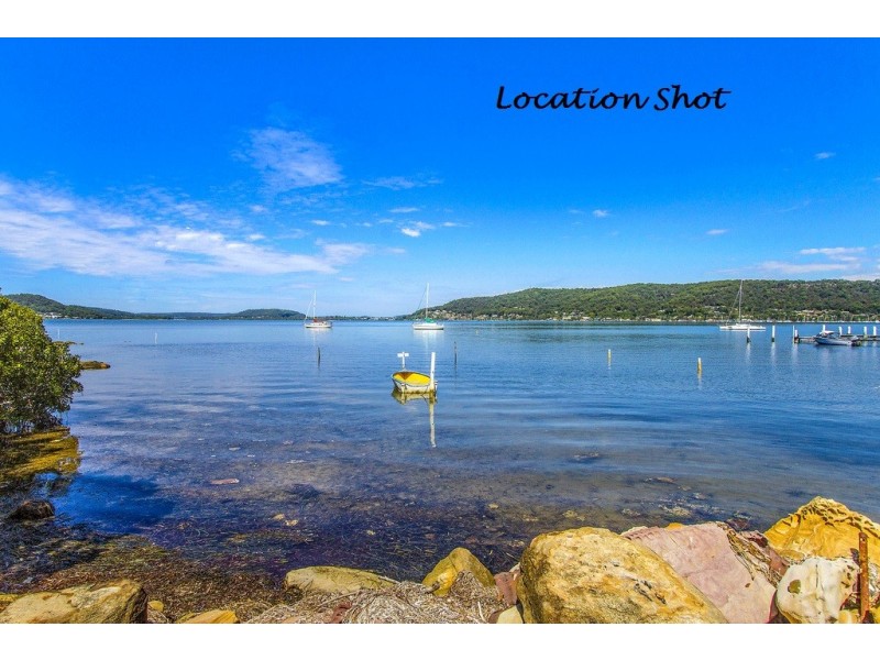 8A Noonan Point Rd, Point Clare NSW 2250