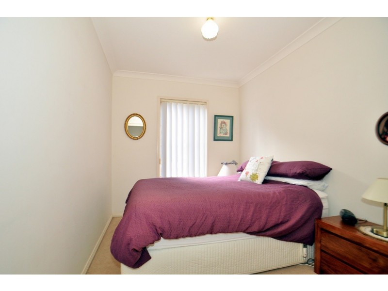2/35a Hanlan Street, Narara NSW 2250