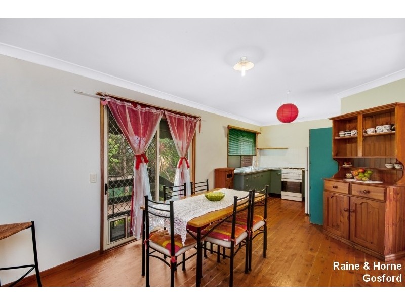 3 Irwin Place, Green Point NSW 2251