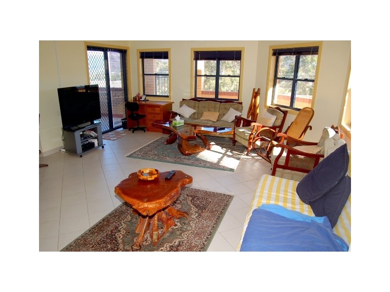 37 Young Street, West Gosford NSW 2250