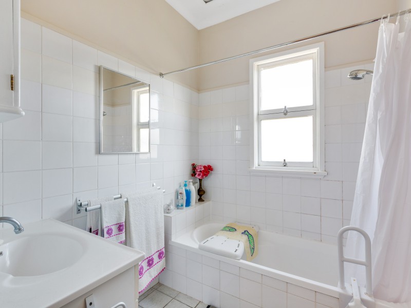 64 Cary Street, Wyoming NSW 2250