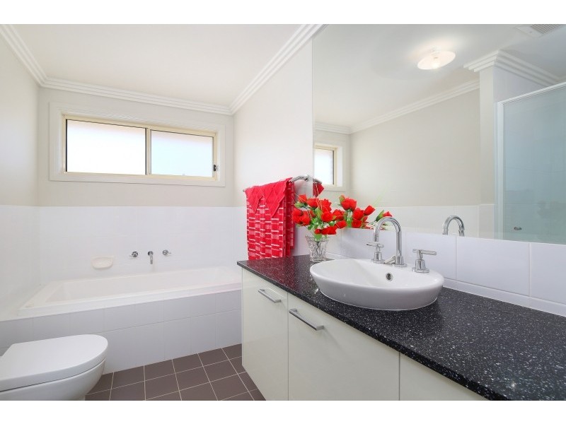 149 Albany Street, Point Frederick NSW 2250