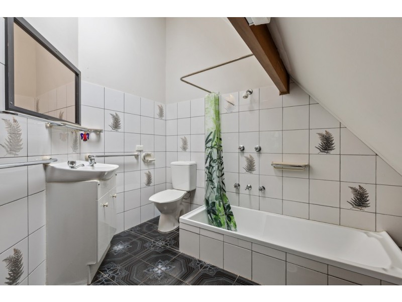 5 Gregory Street, Wyoming NSW 2250