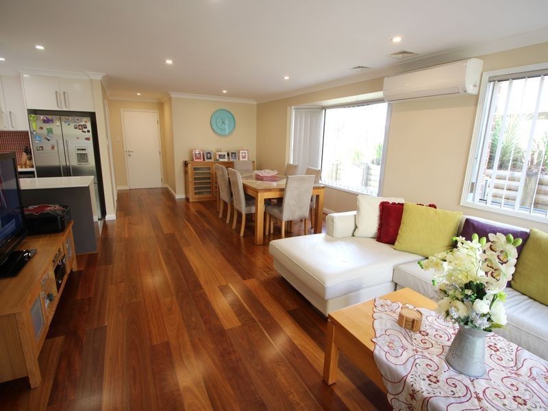 4/9 Jennie Cox Close, Erina NSW 2250