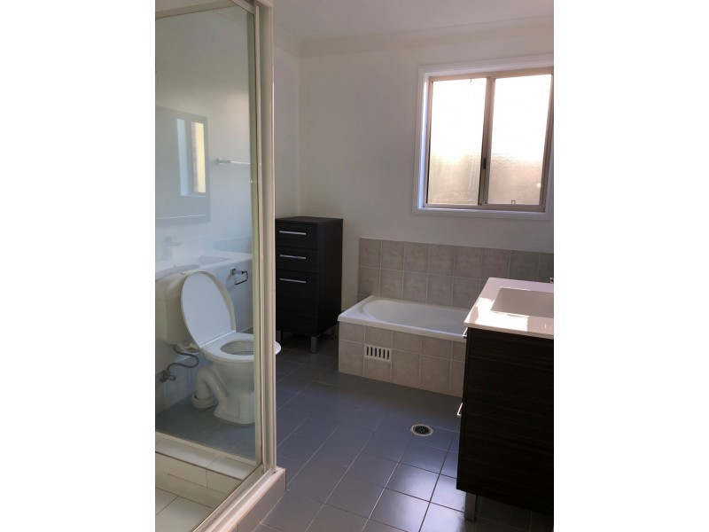 4/9 Jennie Cox Close, Erina NSW 2250