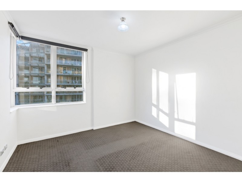 131/80 John Whiteway Drive, Gosford NSW 2250