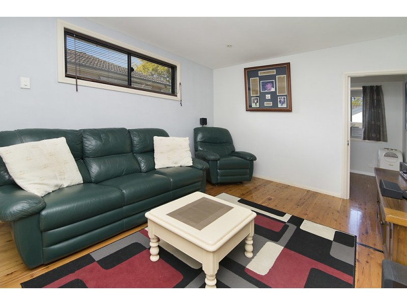 8 Chamberlain Road, Wyoming NSW 2250