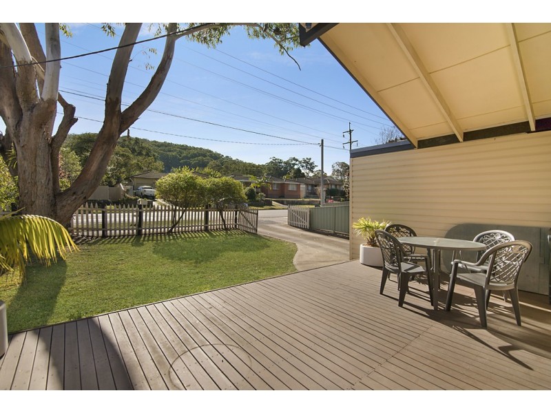 8 Chamberlain Road, Wyoming NSW 2250