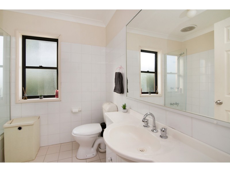 3/100 Faunce Street West, Gosford NSW 2250