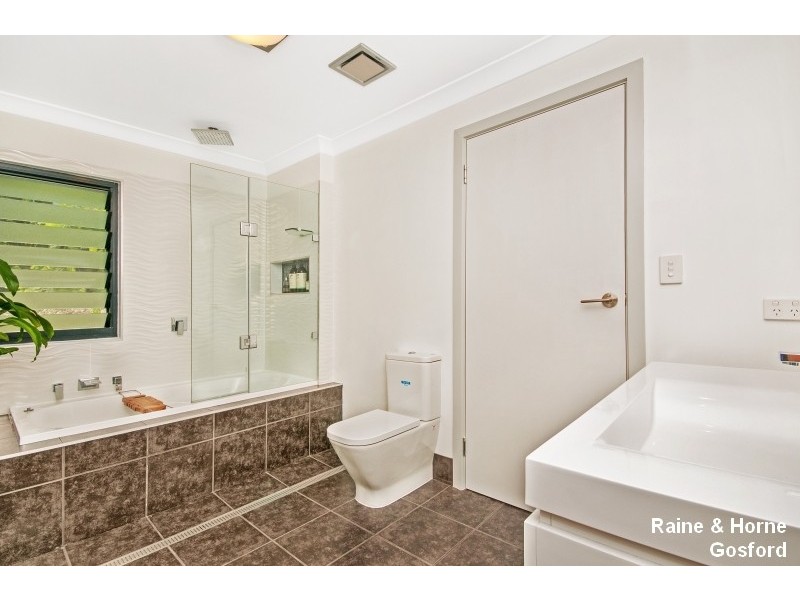 18 Lemon Tree Street, Wyoming NSW 2250