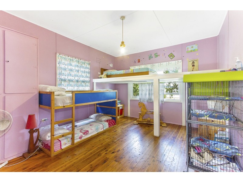 3 Matthews Parade, Point Clare NSW 2250