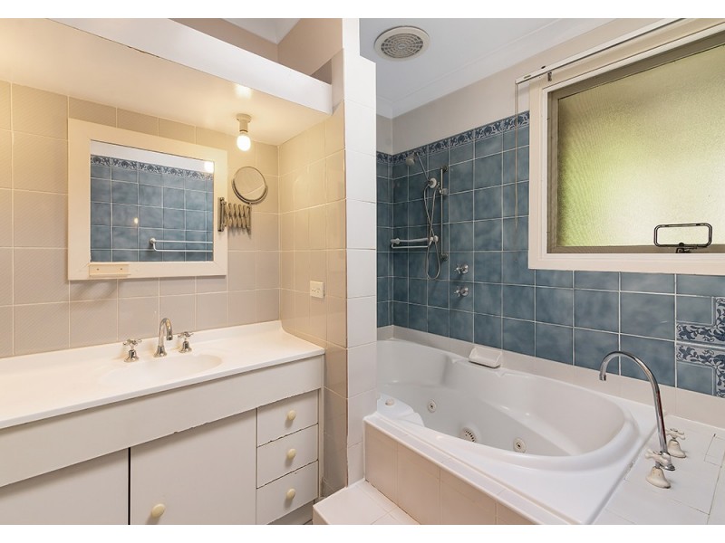 69 Beaumont Avenue, Wyoming NSW 2250