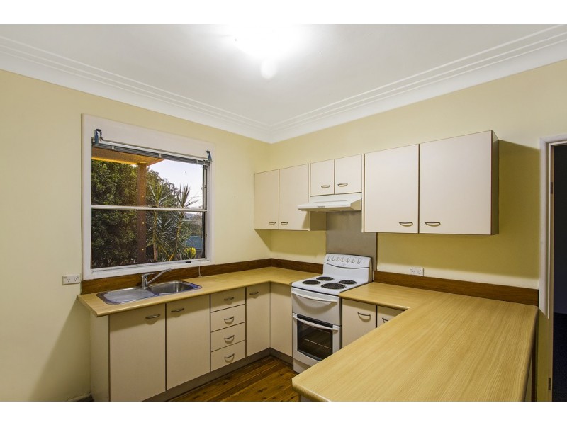 4 Glencoe Avenue, Wyoming NSW 2250