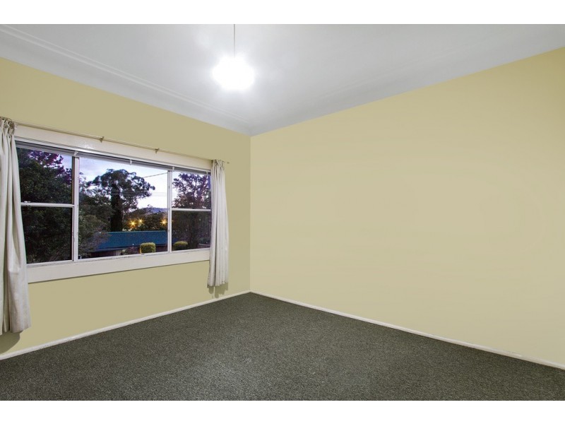 4 Glencoe Avenue, Wyoming NSW 2250