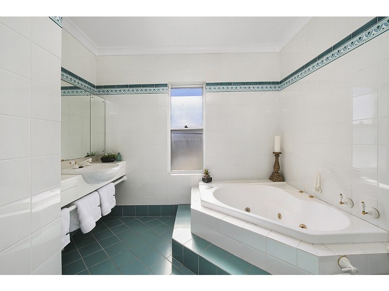 29 Albany Street, Point Frederick NSW 2250