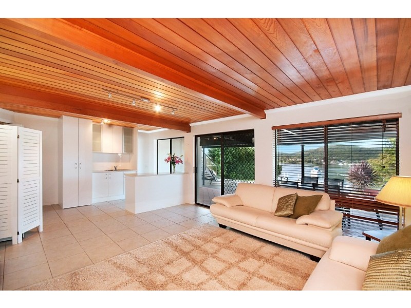 23 Caroline Street, East Gosford NSW 2250