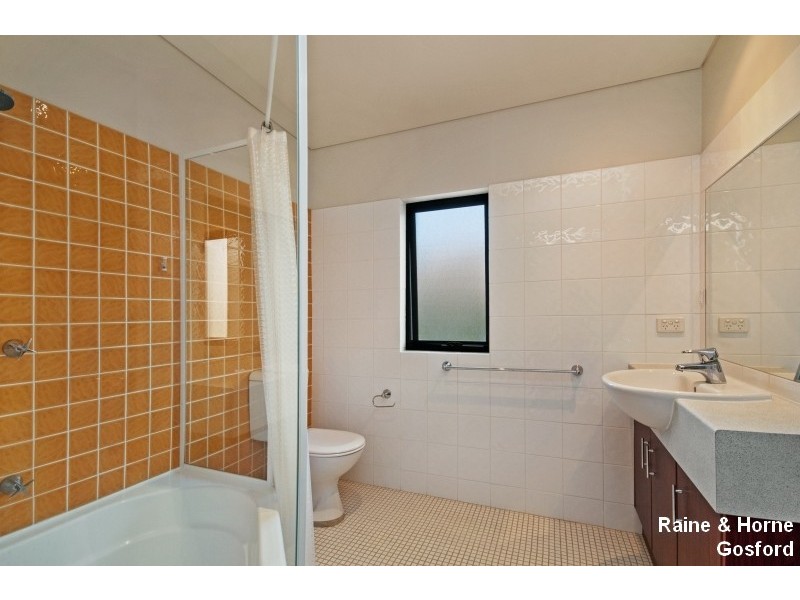 3/84 John Whiteway Drive, Gosford NSW 2250