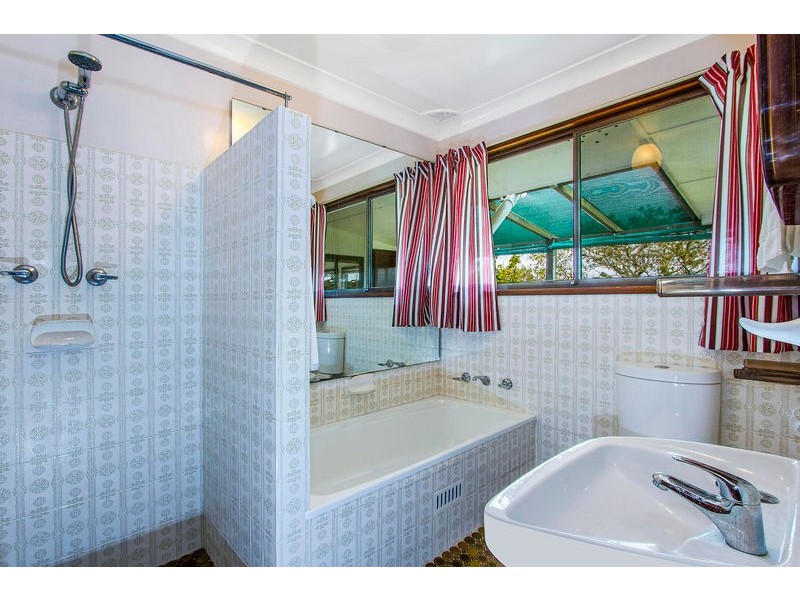 407 The Ridgeway, Lisarow NSW 2250