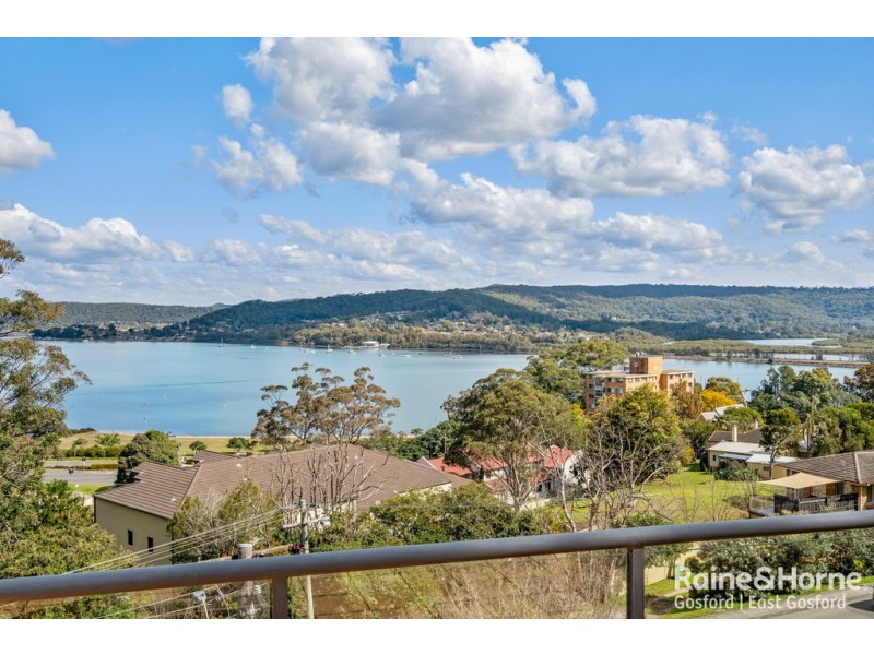 12/92 John Whiteway Drive, Gosford NSW 2250