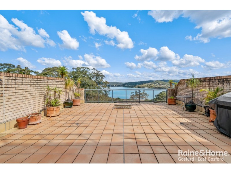 12/92 John Whiteway Drive, Gosford NSW 2250