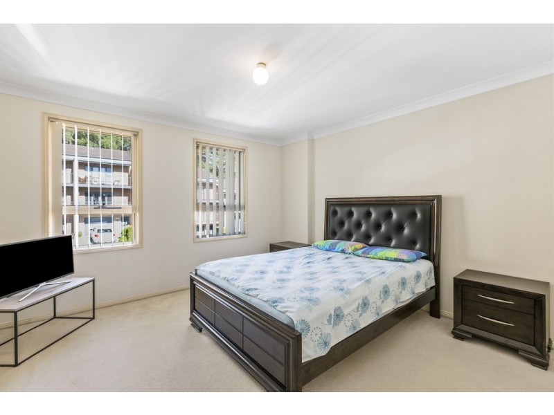 2/163 Gertrude Street, Gosford NSW 2250