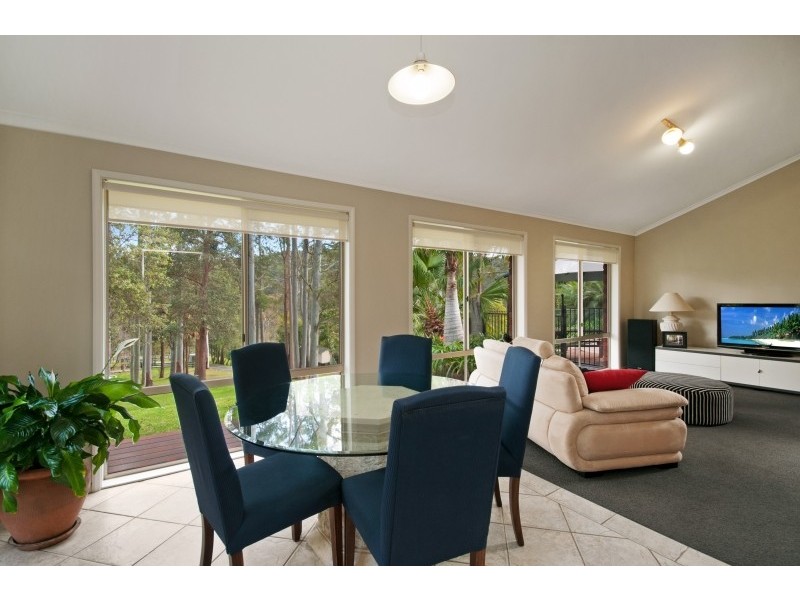324 Oak Road, Matcham NSW 2250