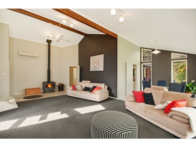 324 Oak Road, Matcham NSW 2250
